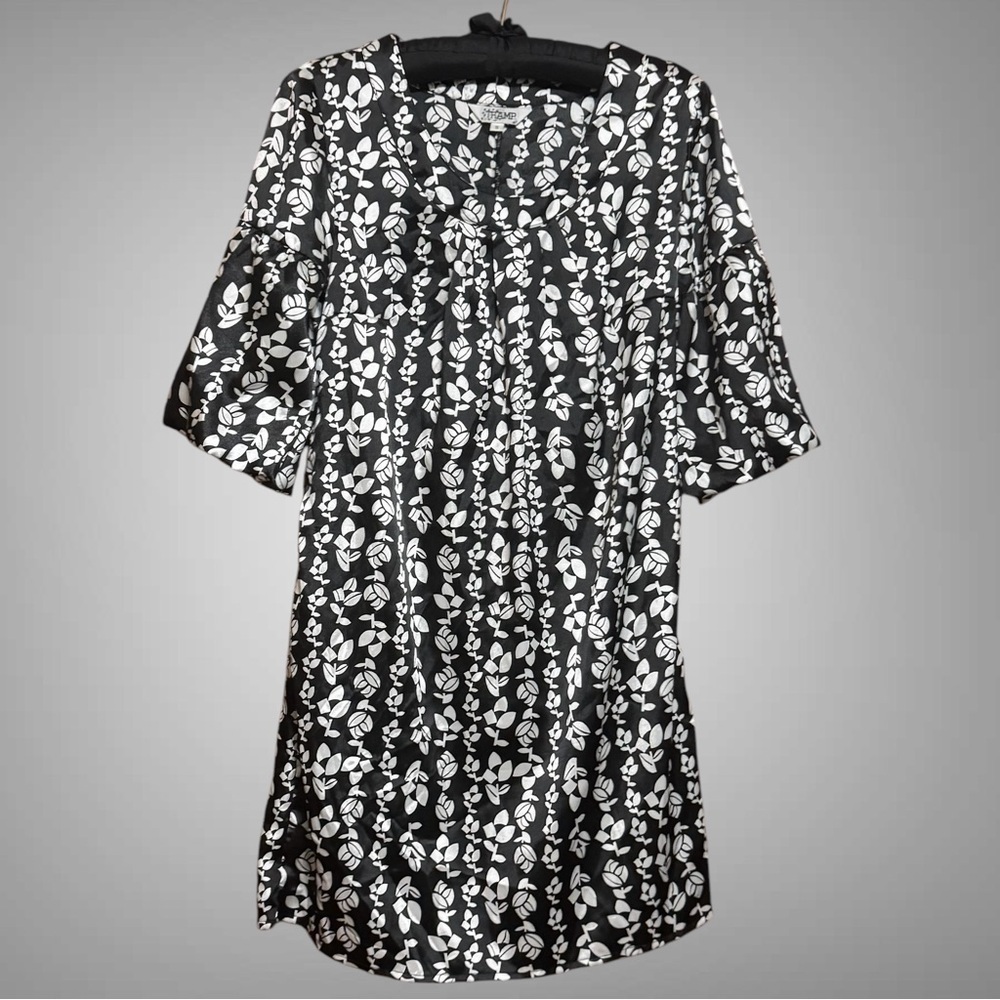 TRAMP SHIFT DRESS SIZE SMALL